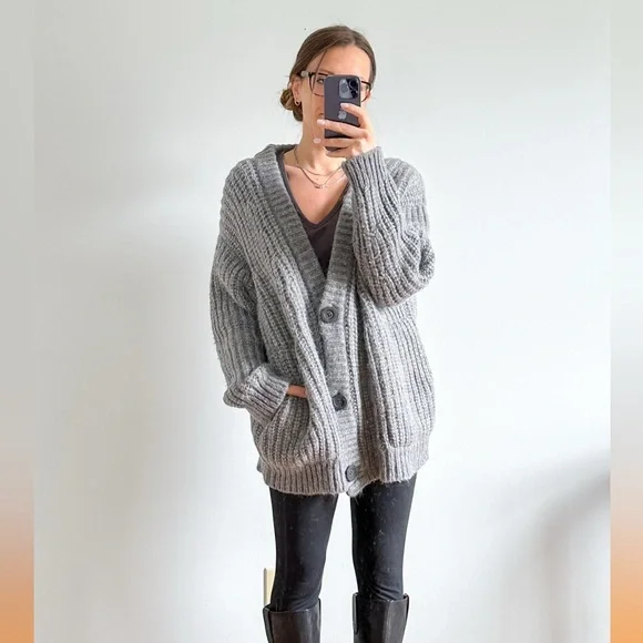 LUNYA Chunky Wool Cardigan in Serene Gray size xs/s - Picture 2 of 11